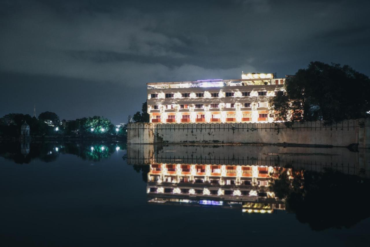 Rajdarshan - A Lake View Hotel In Udaipur Exterior photo